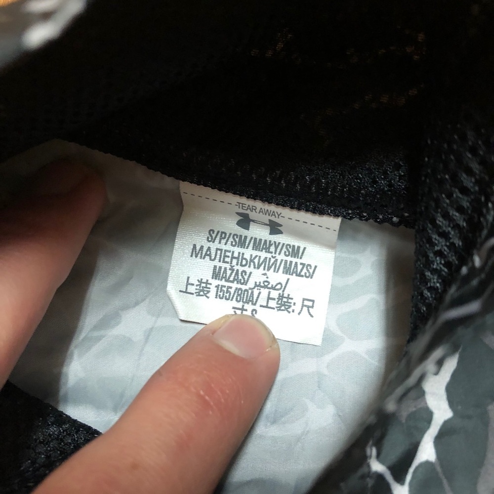 Under Armour STORM Waterproof Athletic Vest - Picture 4 of 6